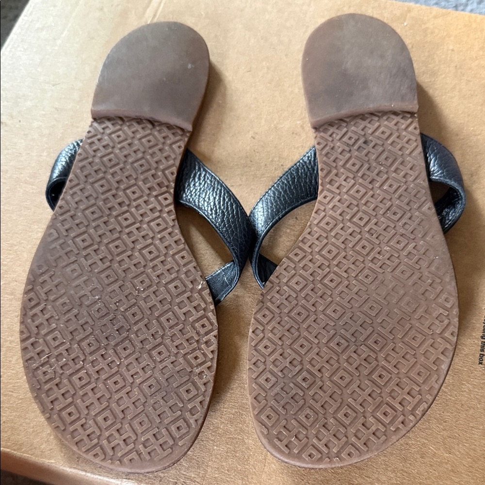 Tory Burch Women’s Black and Brown Flip-Flops 9M - Picture 3 of 4